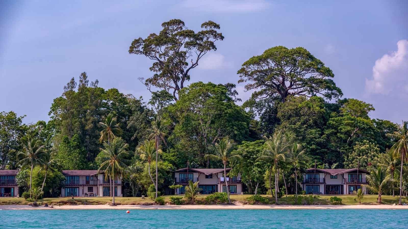 rooms-5-bedroom-grand-beachfront-pool-villa
