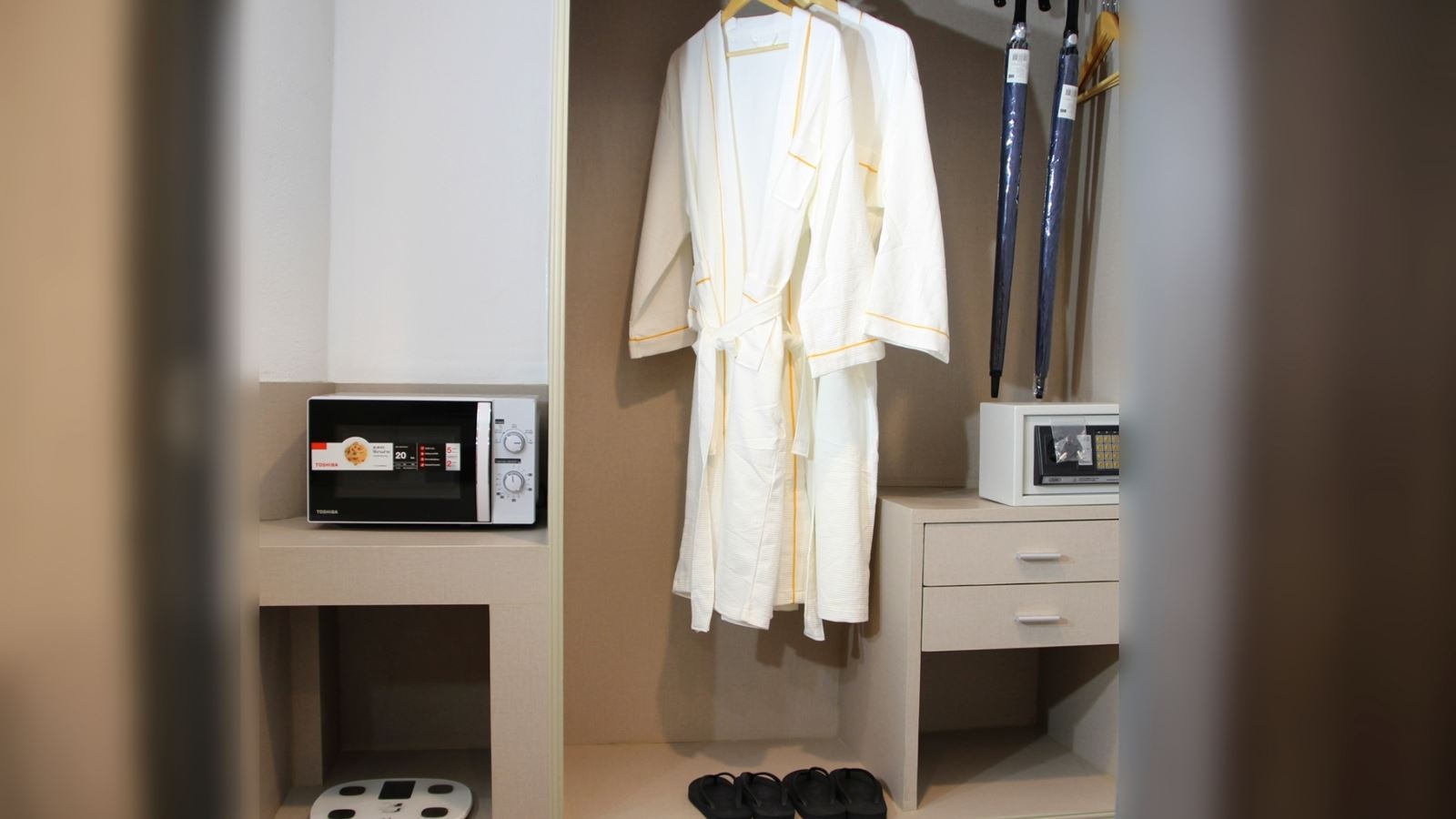 rooms-deluxe-room