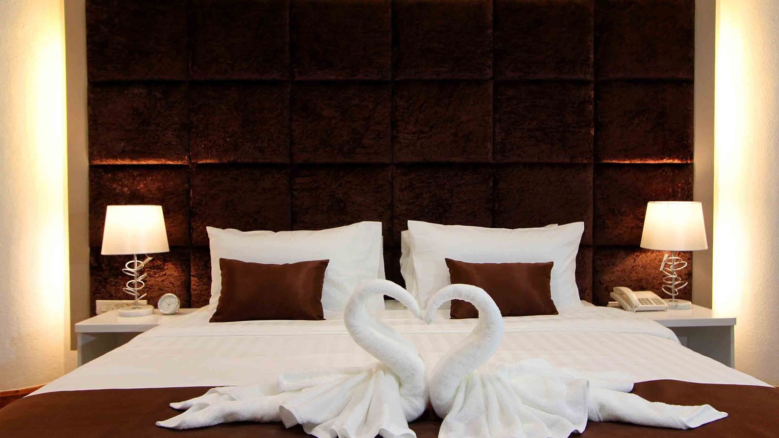 rooms-deluxe-room