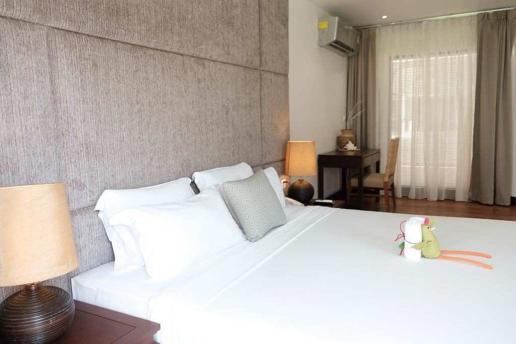 rooms-deluxe-beach-front