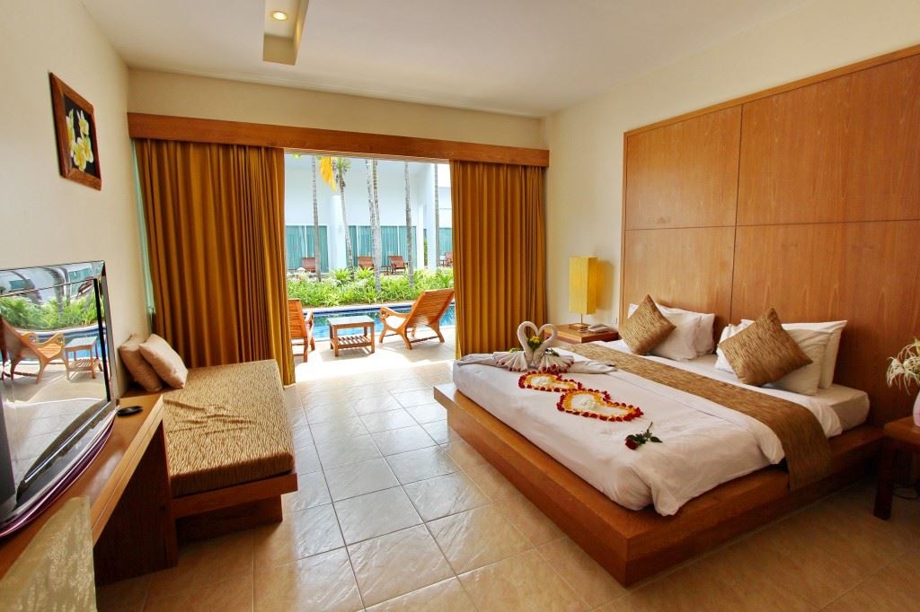rooms-deluxe-pool-access
