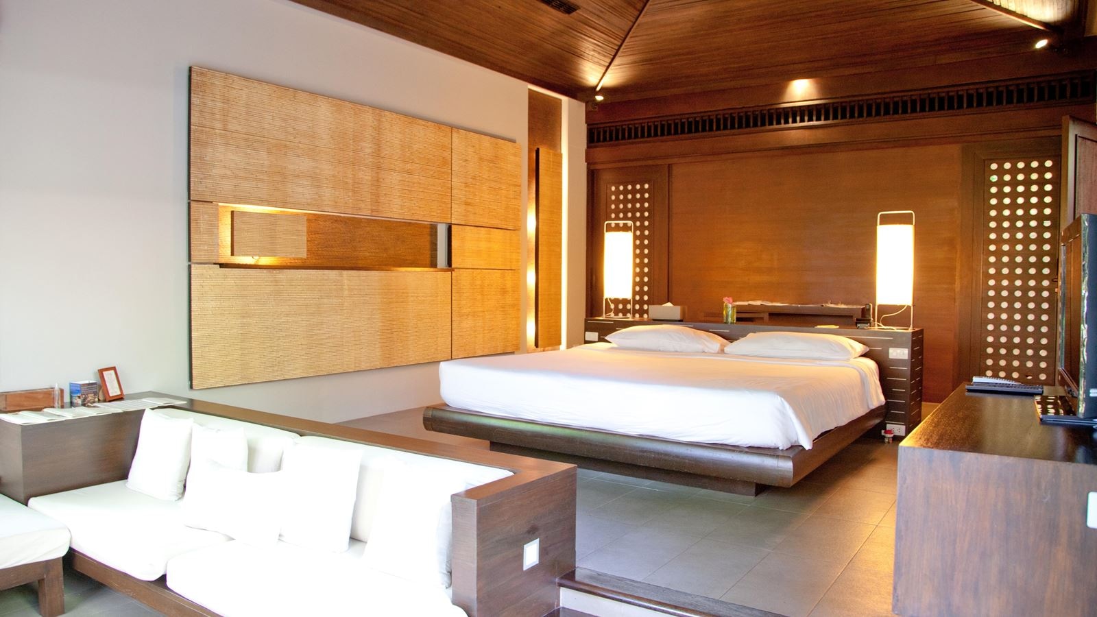 rooms-1-broom-family-suite-garden-view