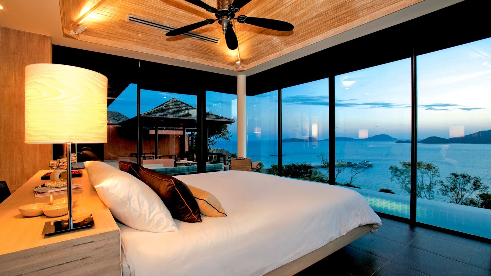 rooms-1-broom-pool-villa