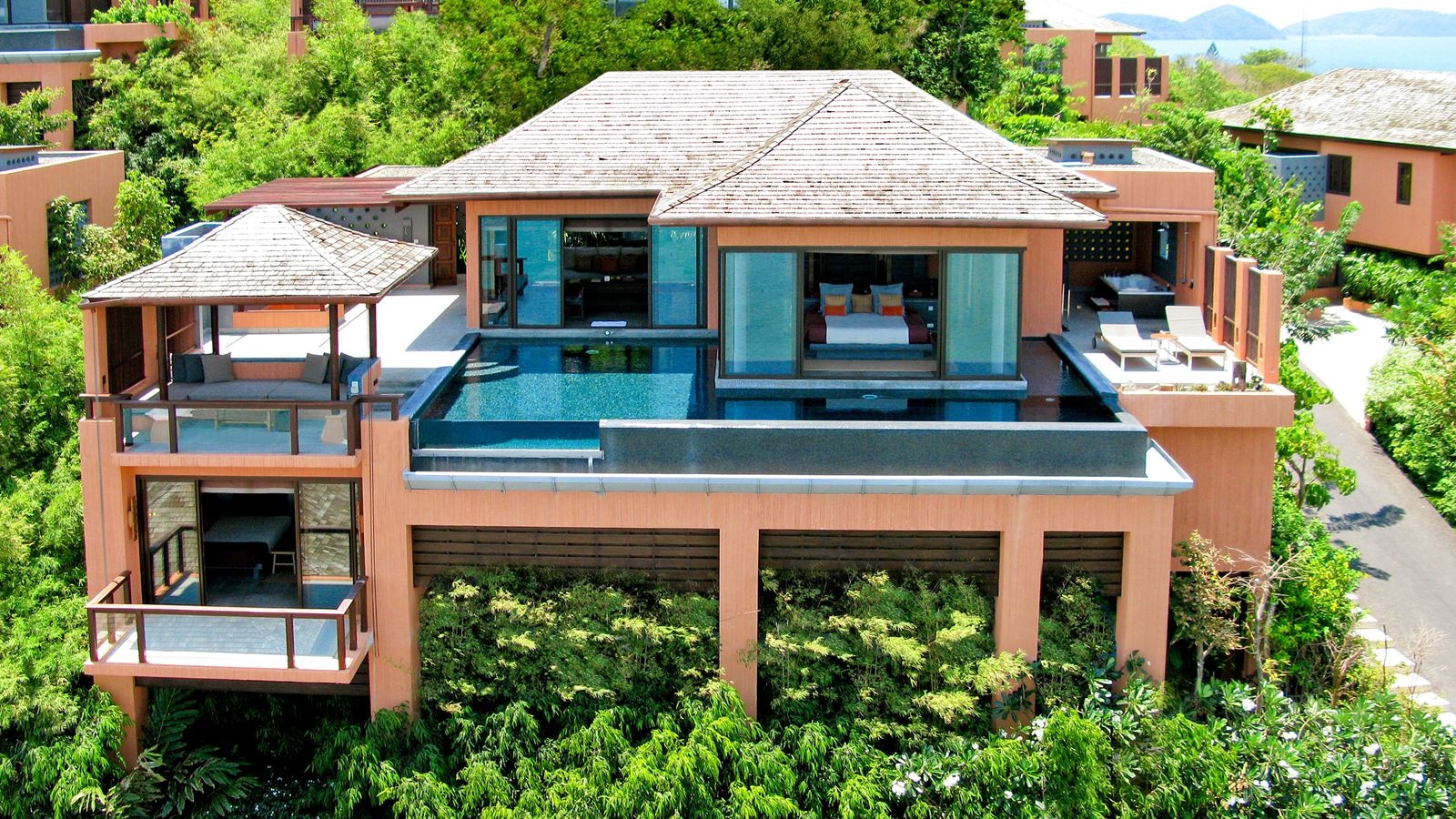 rooms-2-broom-luxury-pool-villa