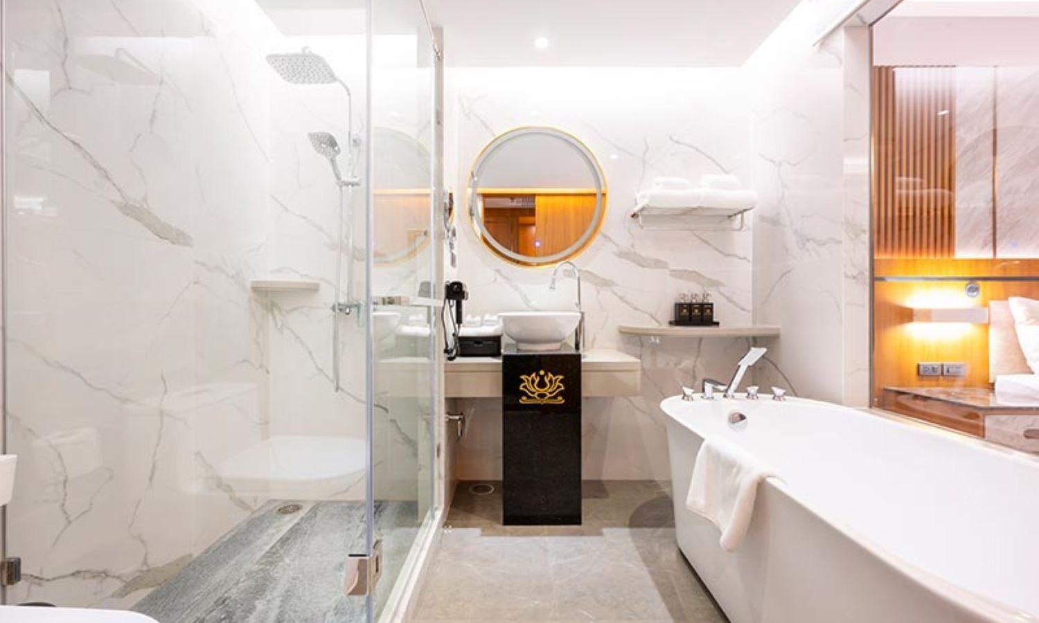 rooms-deluxe-room