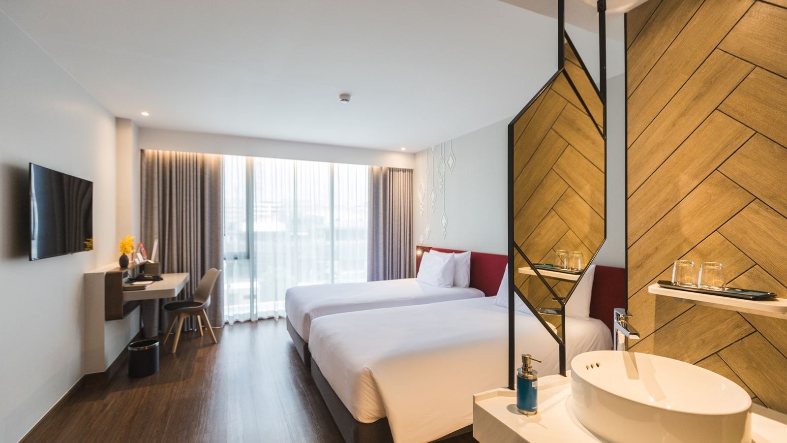 rooms-superior-room