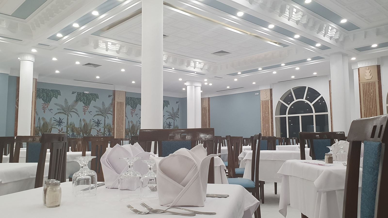 restaurants-le-corail-main-restaurant
