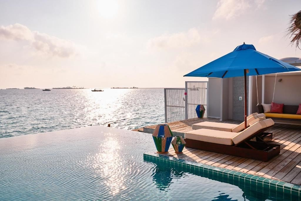 rooms-two-bedroom-water-villa-with-pool