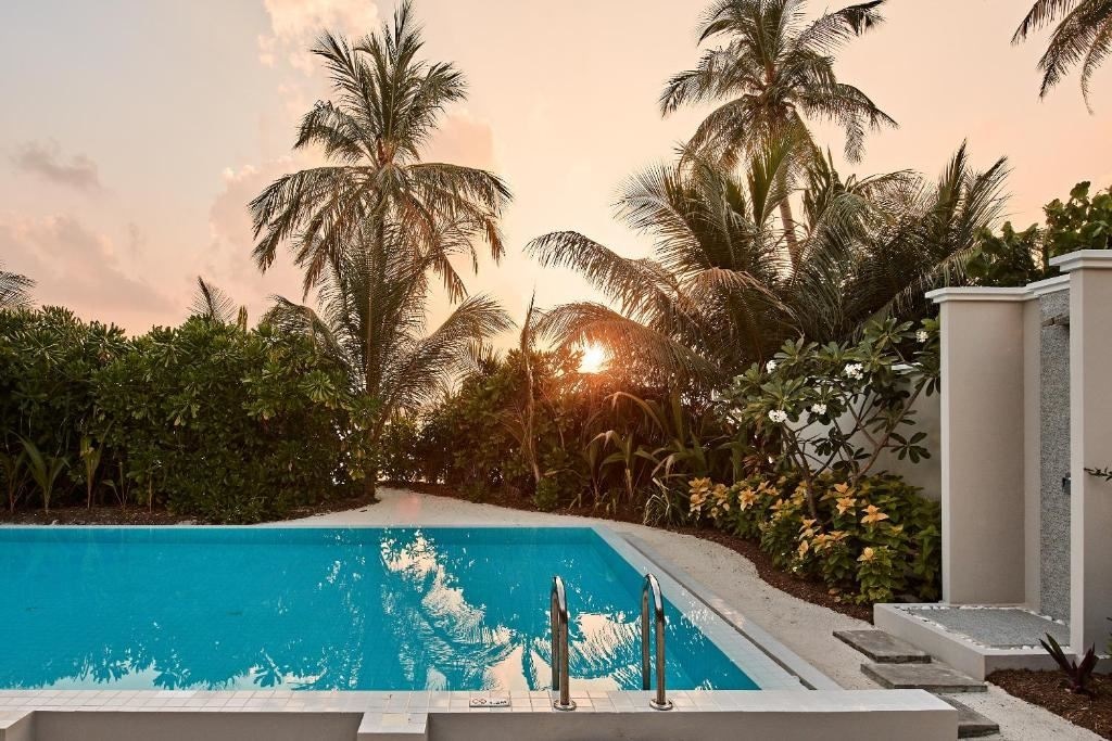 rooms-two-bedroom-beach-villa-with-pool