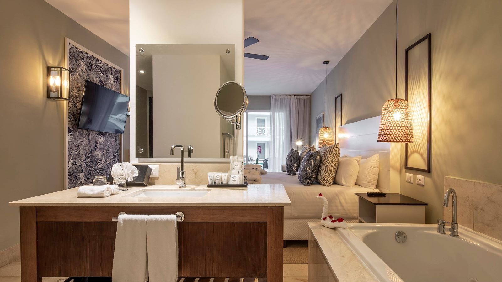 rooms-master-suite