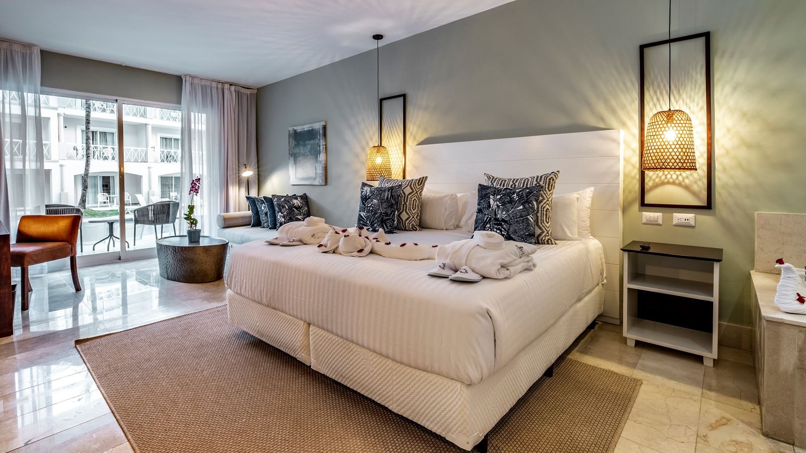 rooms-master-suite