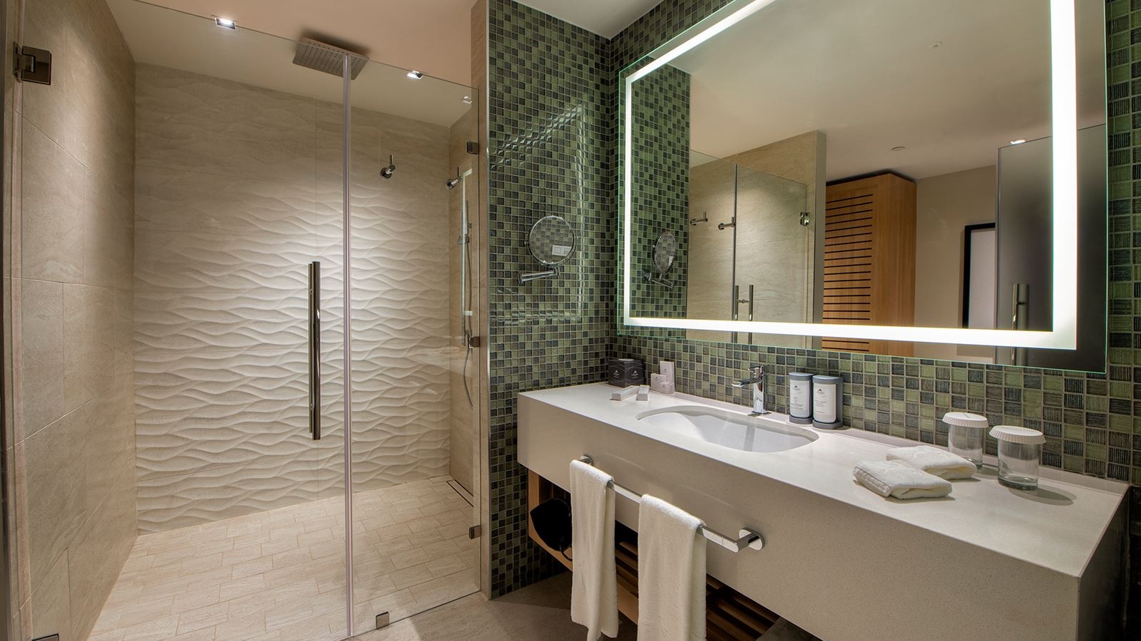 rooms-resort-queen--swim-up-junior-suite