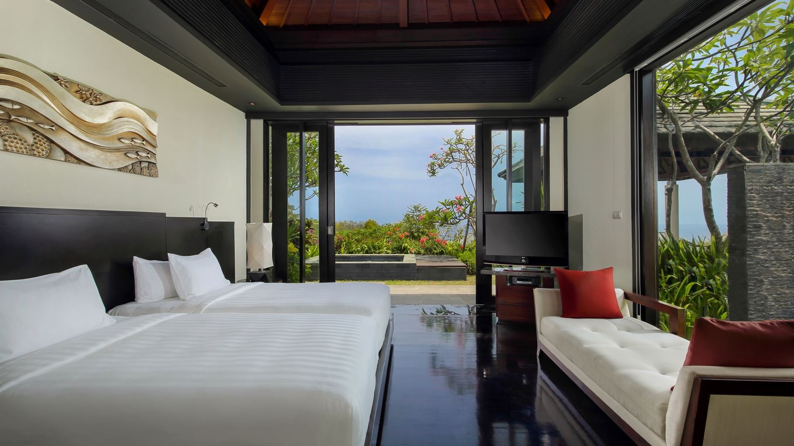 rooms-sanctuary-villa-garden-view
