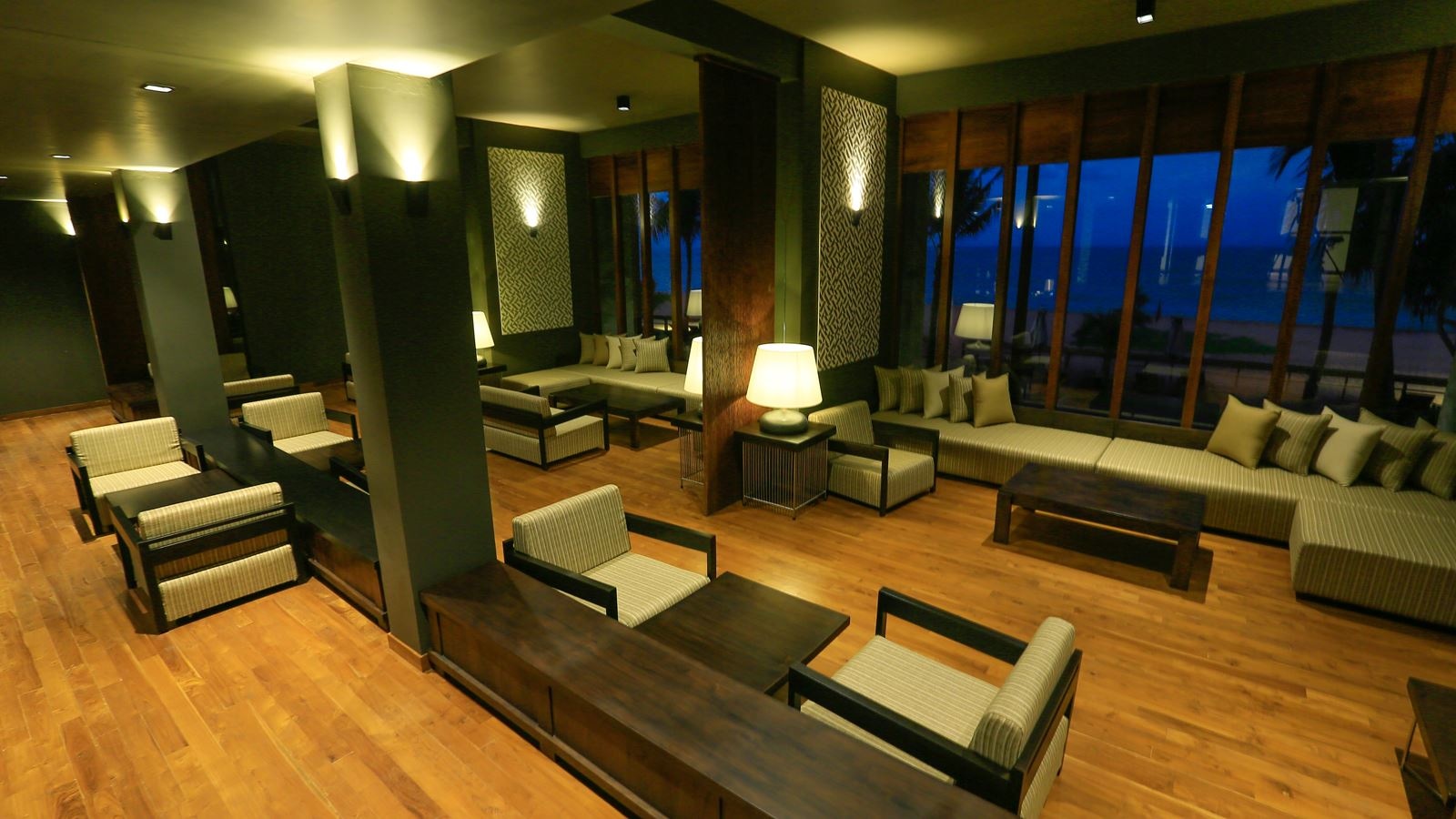 bars-main-bar