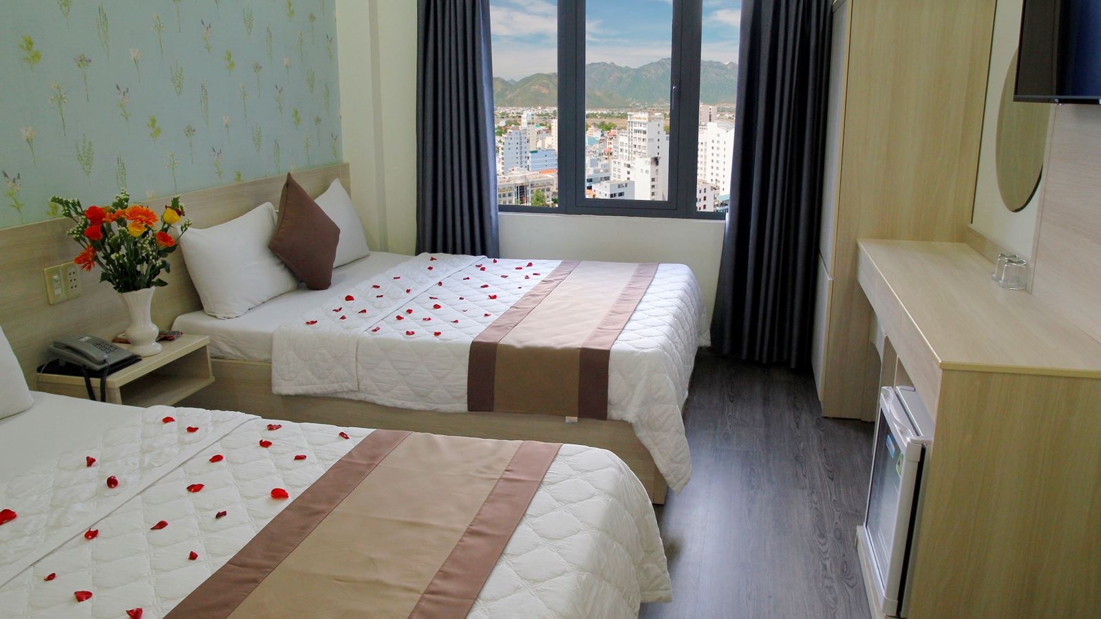 rooms-superior-room