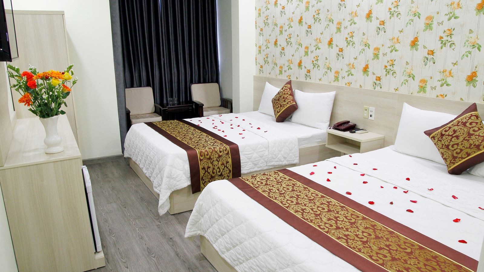 rooms-superior-room
