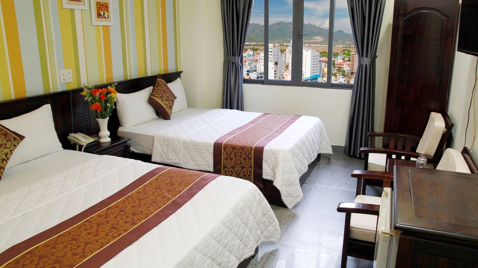 rooms-superior-room