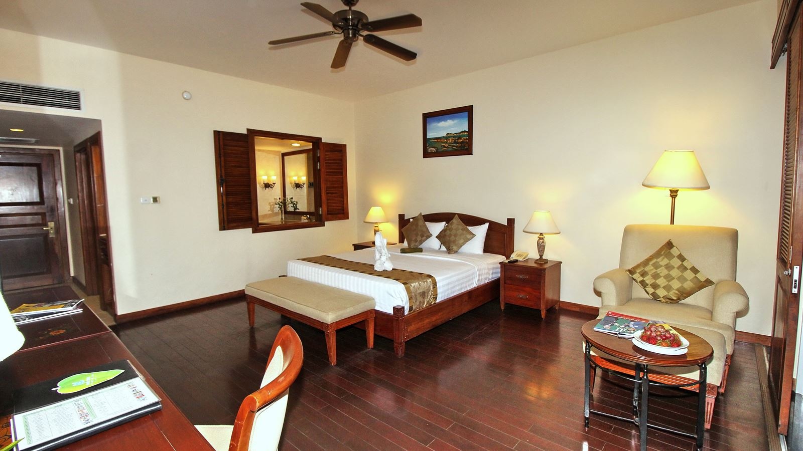rooms-premier-deluxe-city-view-child-without-extra-bed