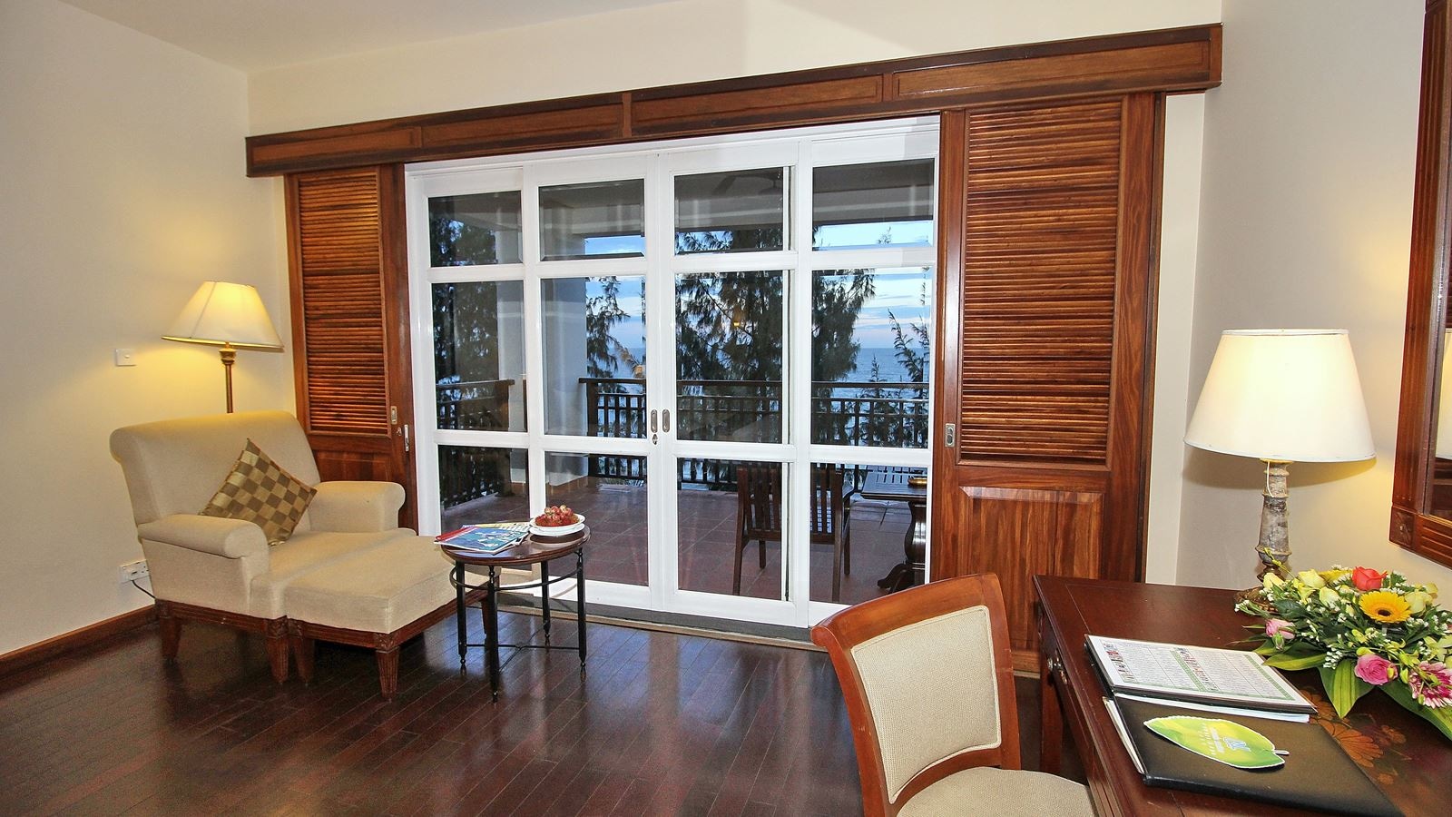 rooms-premier-deluxe-city-view-child-without-extra-bed