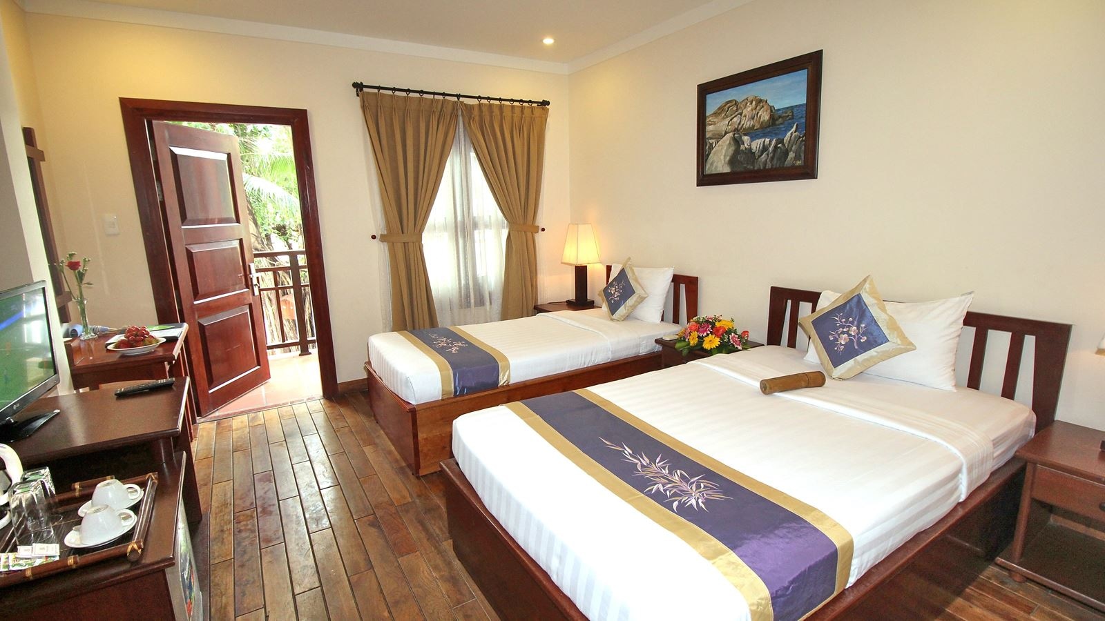 rooms-deluxe-city-view
