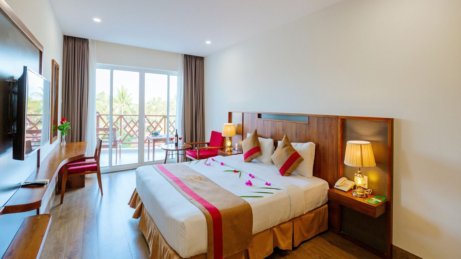 rooms-deluxe-garden-view-balcony