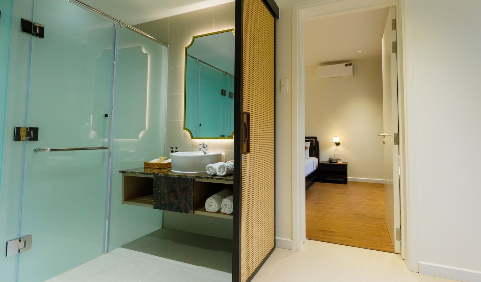 rooms-family-garden-view-room