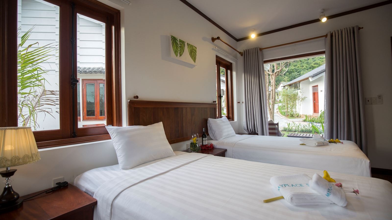 rooms-pool-retreat-double