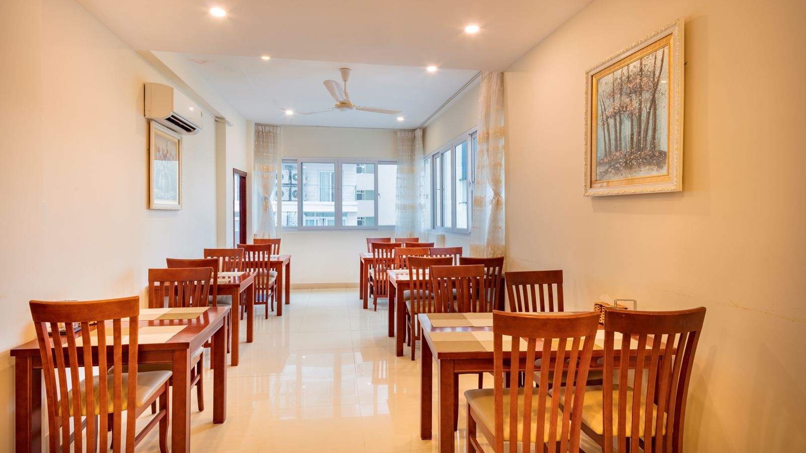 restaurants-main-restaurant