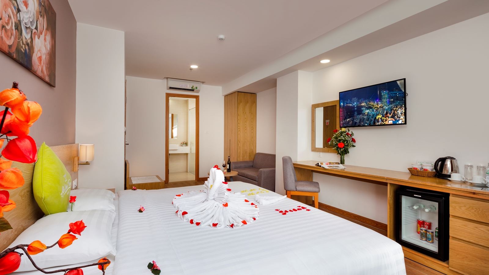 rooms-executive-city-view-with-balcony-child-without-extra-bed
