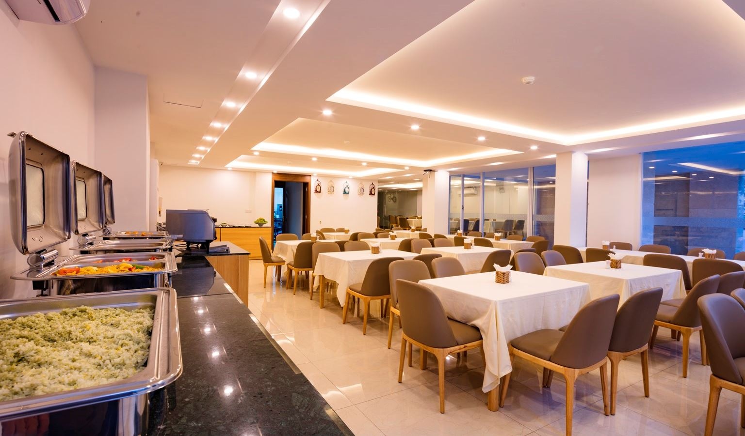 restaurants-restaurant