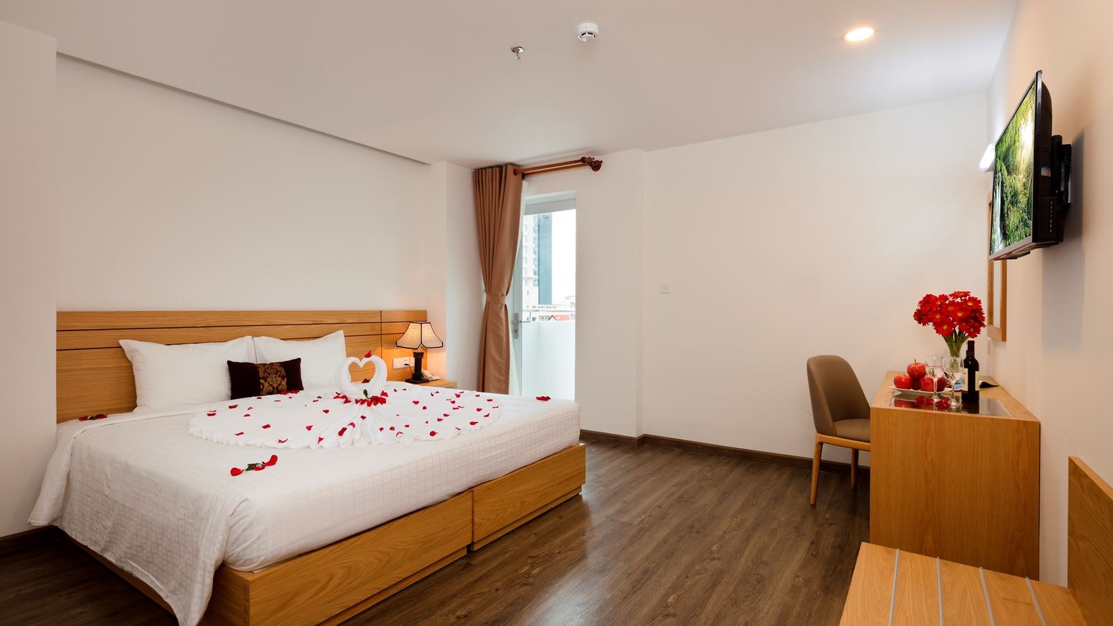 rooms-deluxe-room