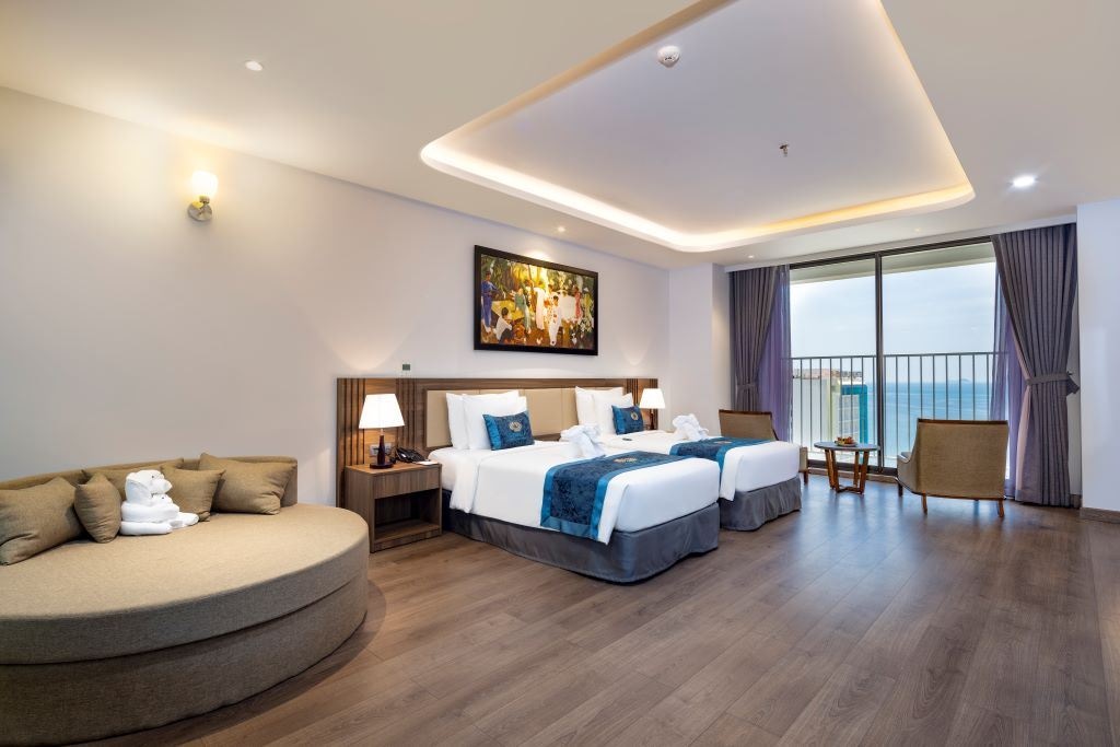 rooms-executive-sea-view-with-balcony