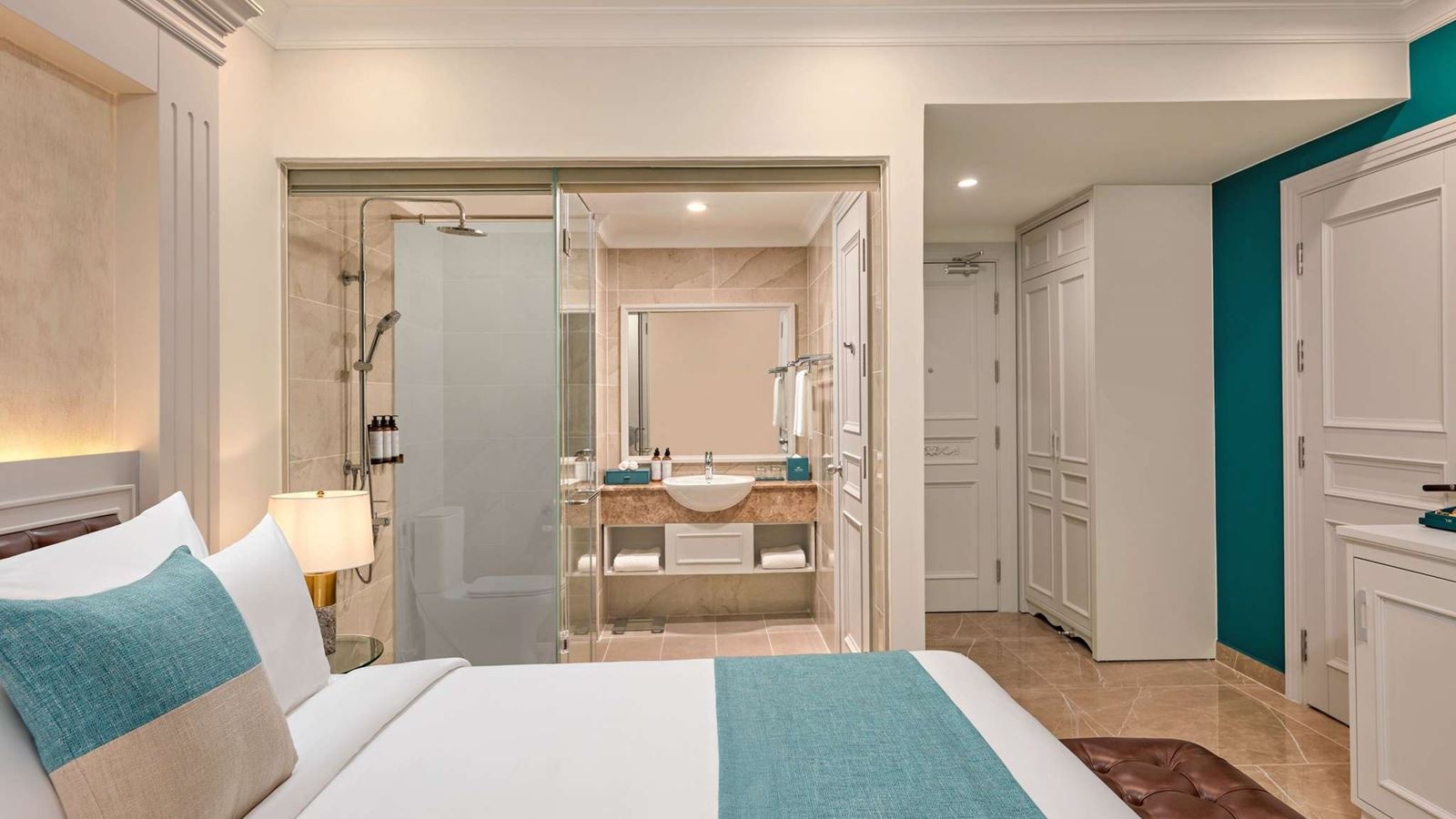 rooms-classic-superior-city-view-family-connecting-no-extra-bed