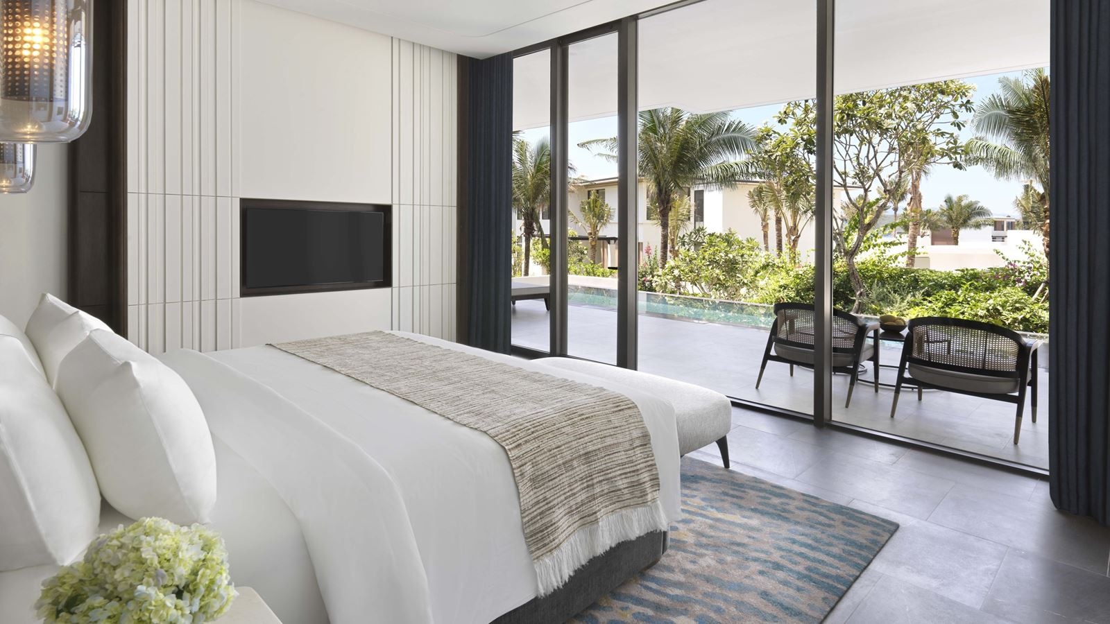 rooms-lush-villa-2-bedrooms