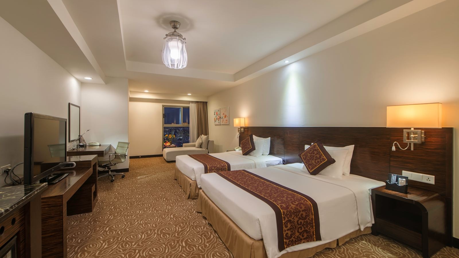 rooms-deluxe-city-view