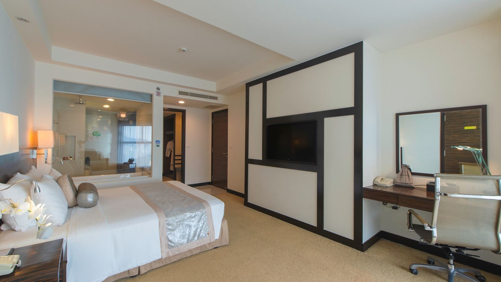 rooms-club-suite
