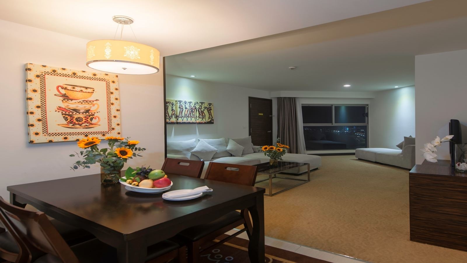 rooms-club-suite