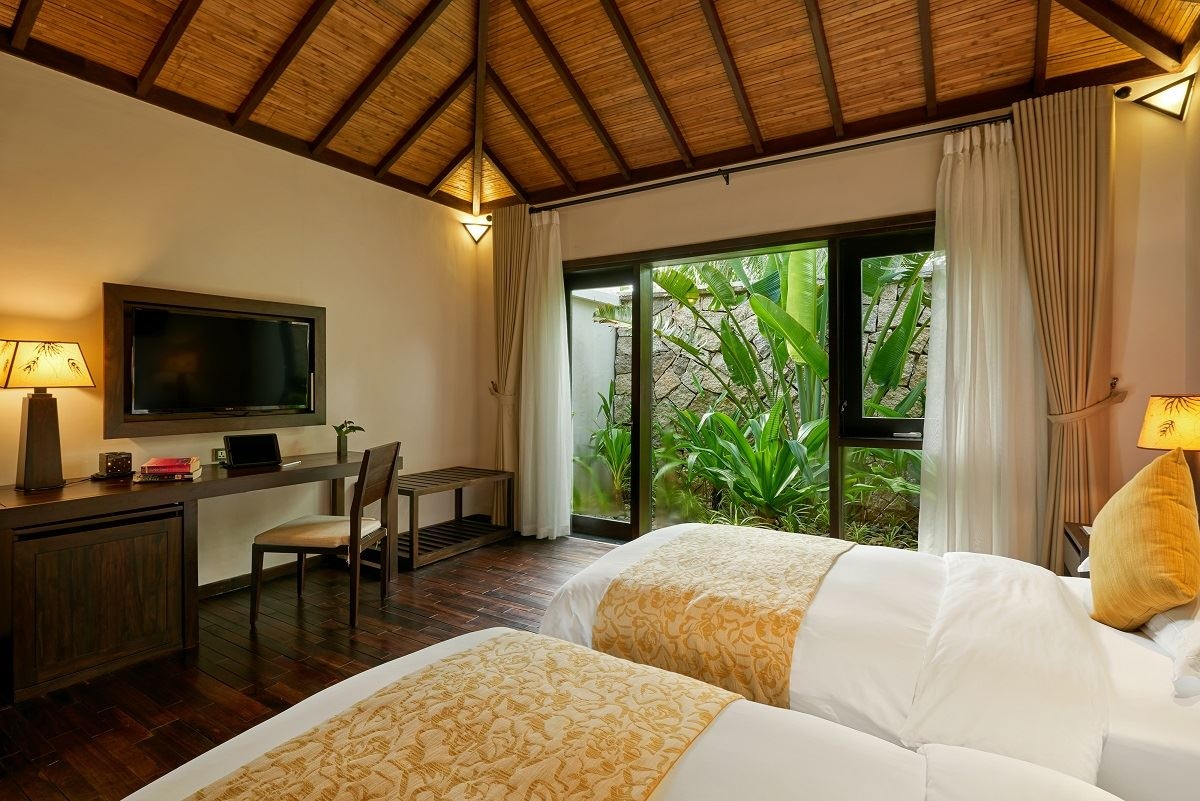 rooms-pool-villa-3bedroom-ocean-view