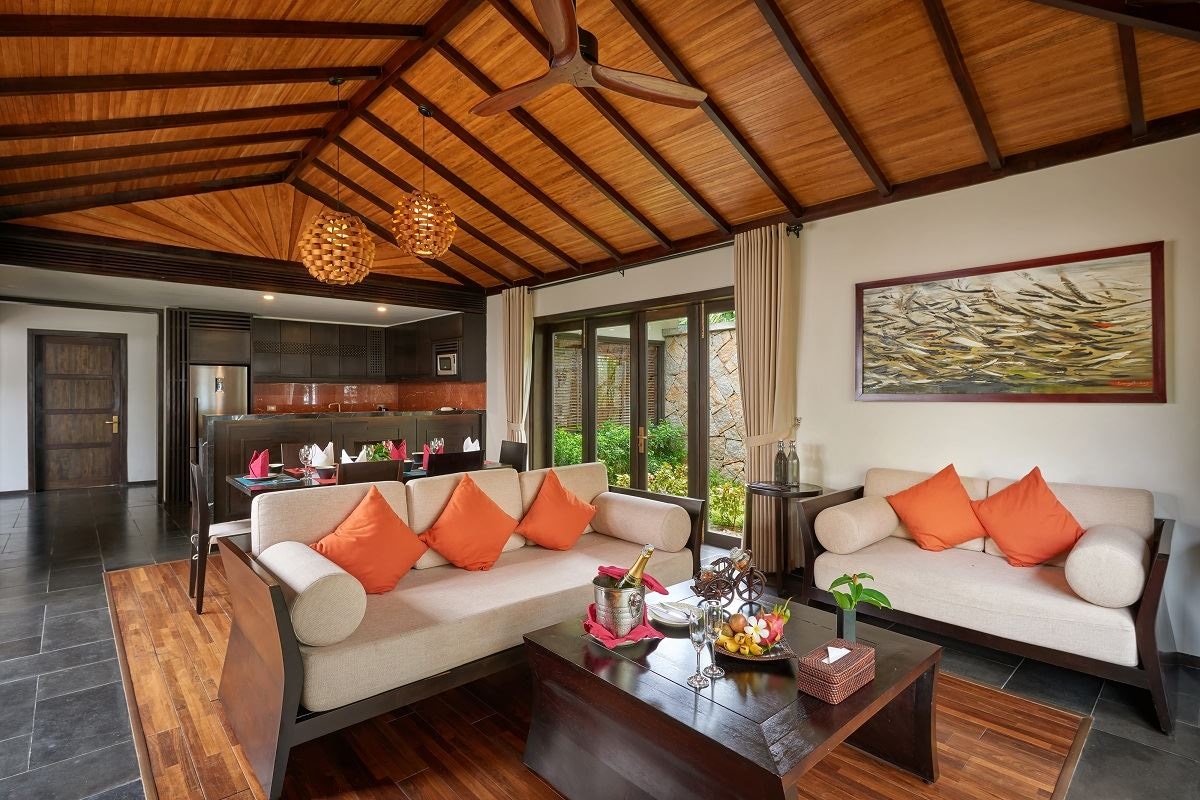 rooms-pool-villa-3bedroom-ocean-view