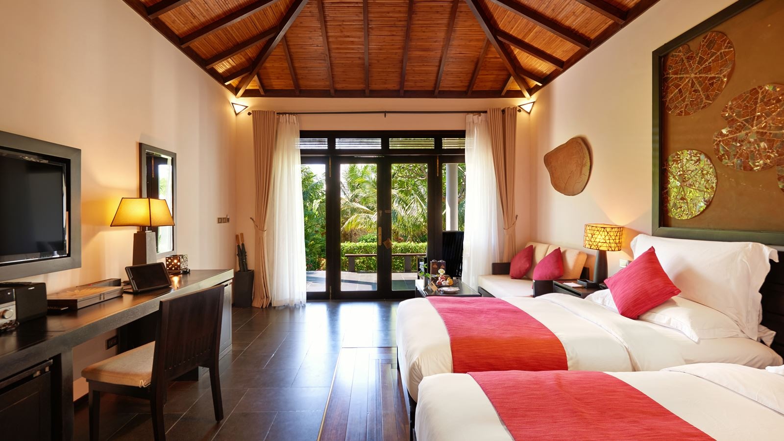 rooms-deluxe-villa-gardenview