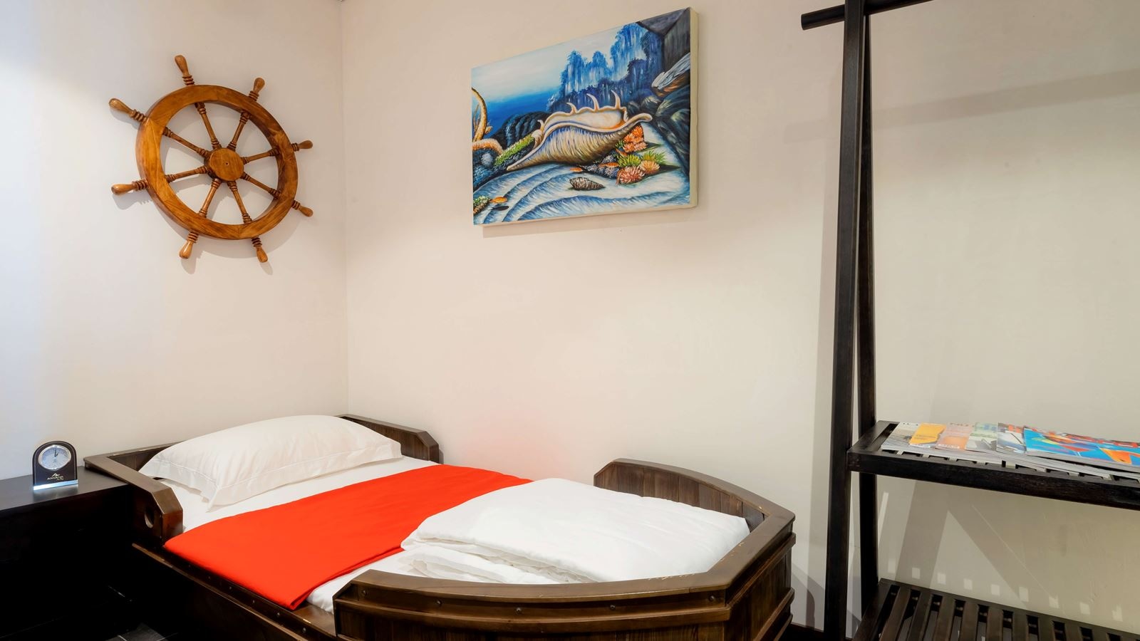rooms-deluxe-mountain-view-with-children-themed-room