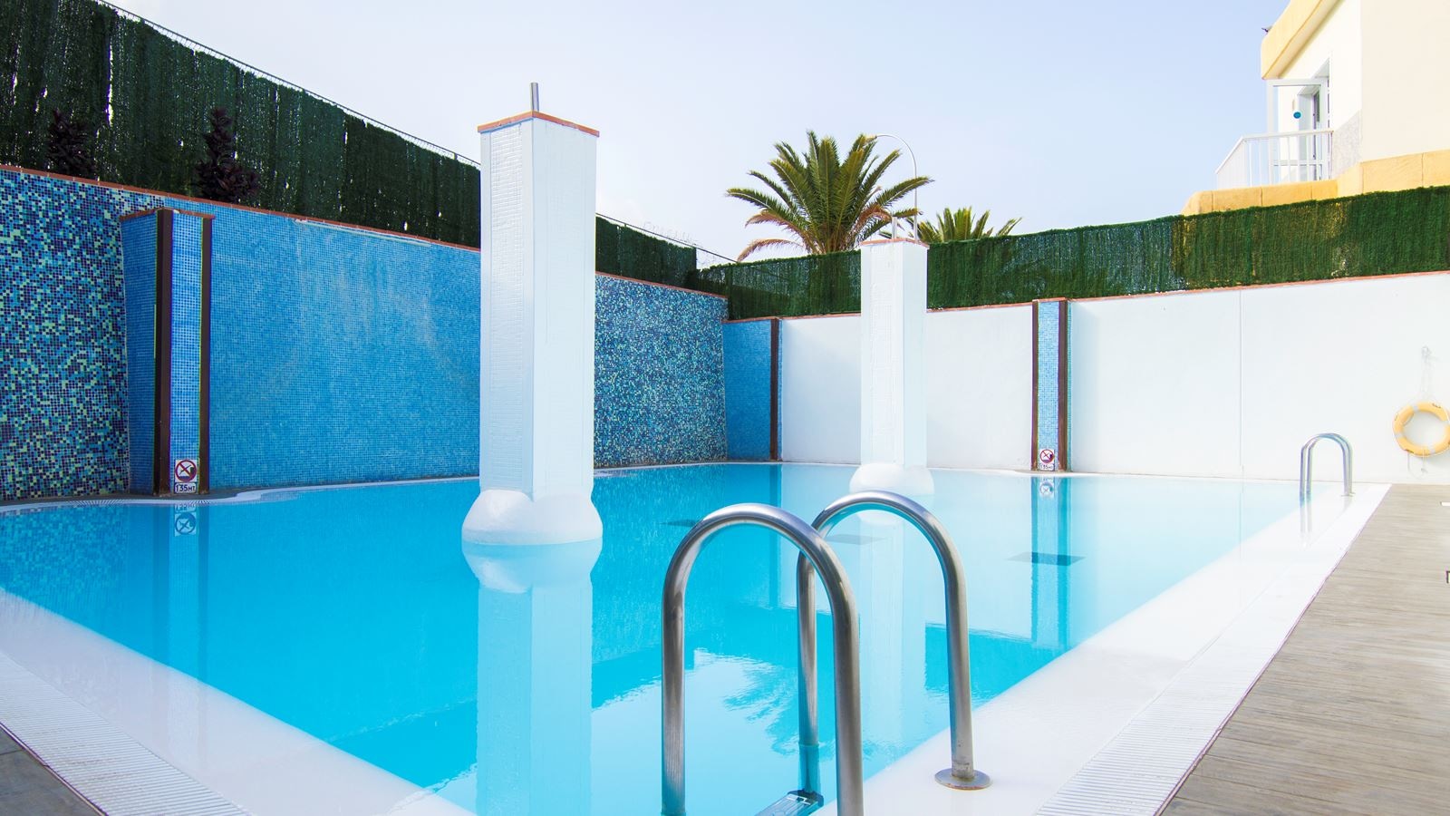 pools-outdoor-pool