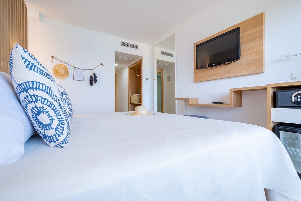 rooms-standard-room-sea-view