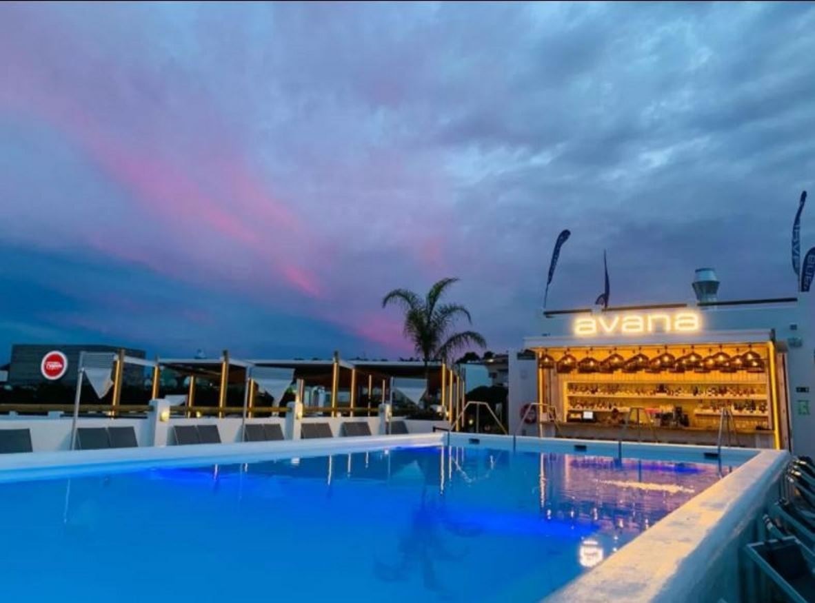 pools-outdoor-pool
