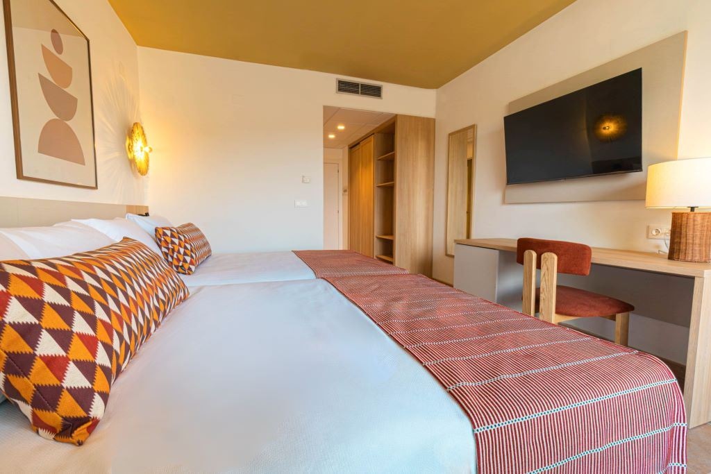 rooms-standard-room-balcony-or-terrace