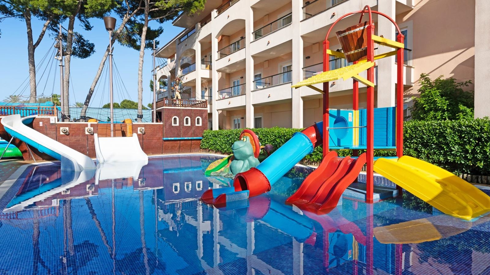 pools-outdoor-pool