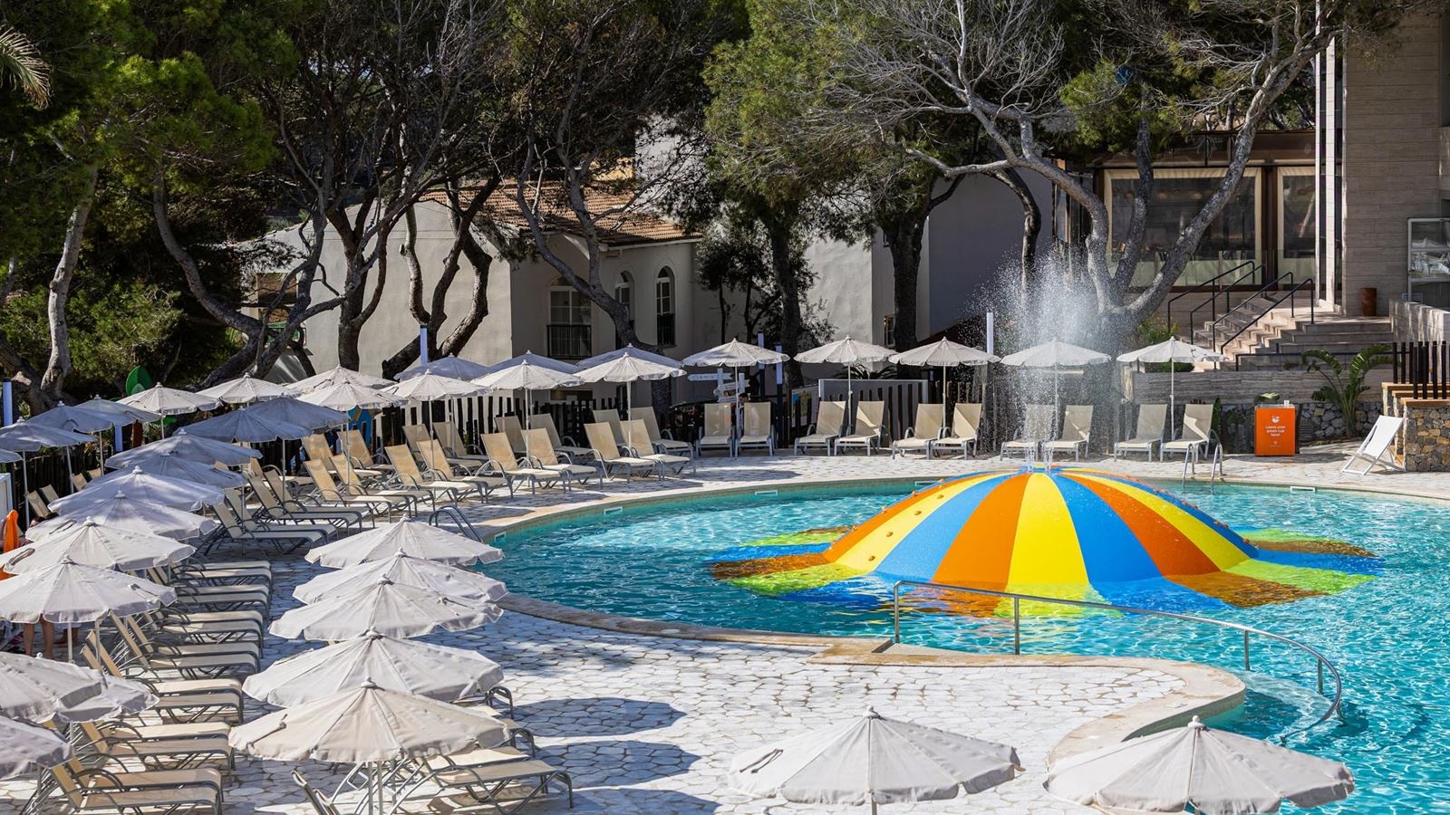 pools-outdoor-pool