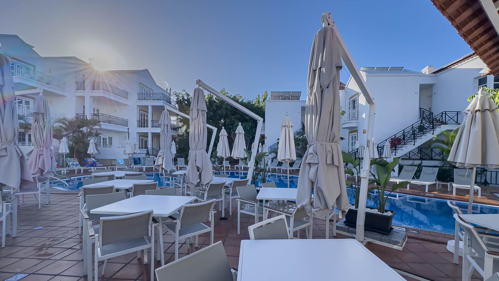 bars-bar-piscina