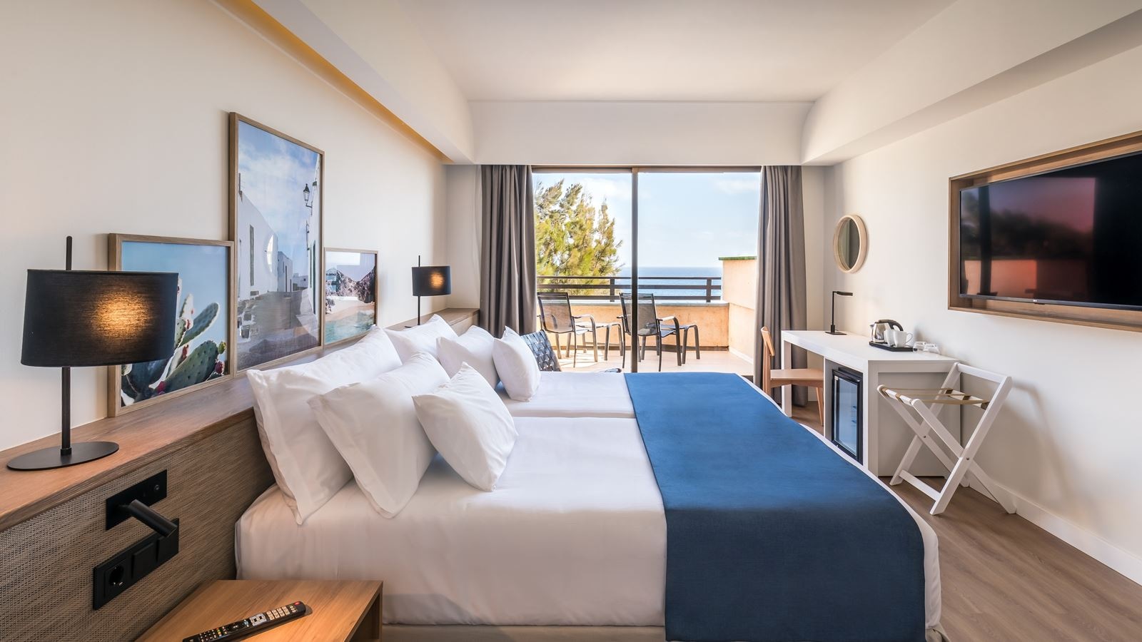 rooms-double-room-sea-view-with-balcony-or-terrace