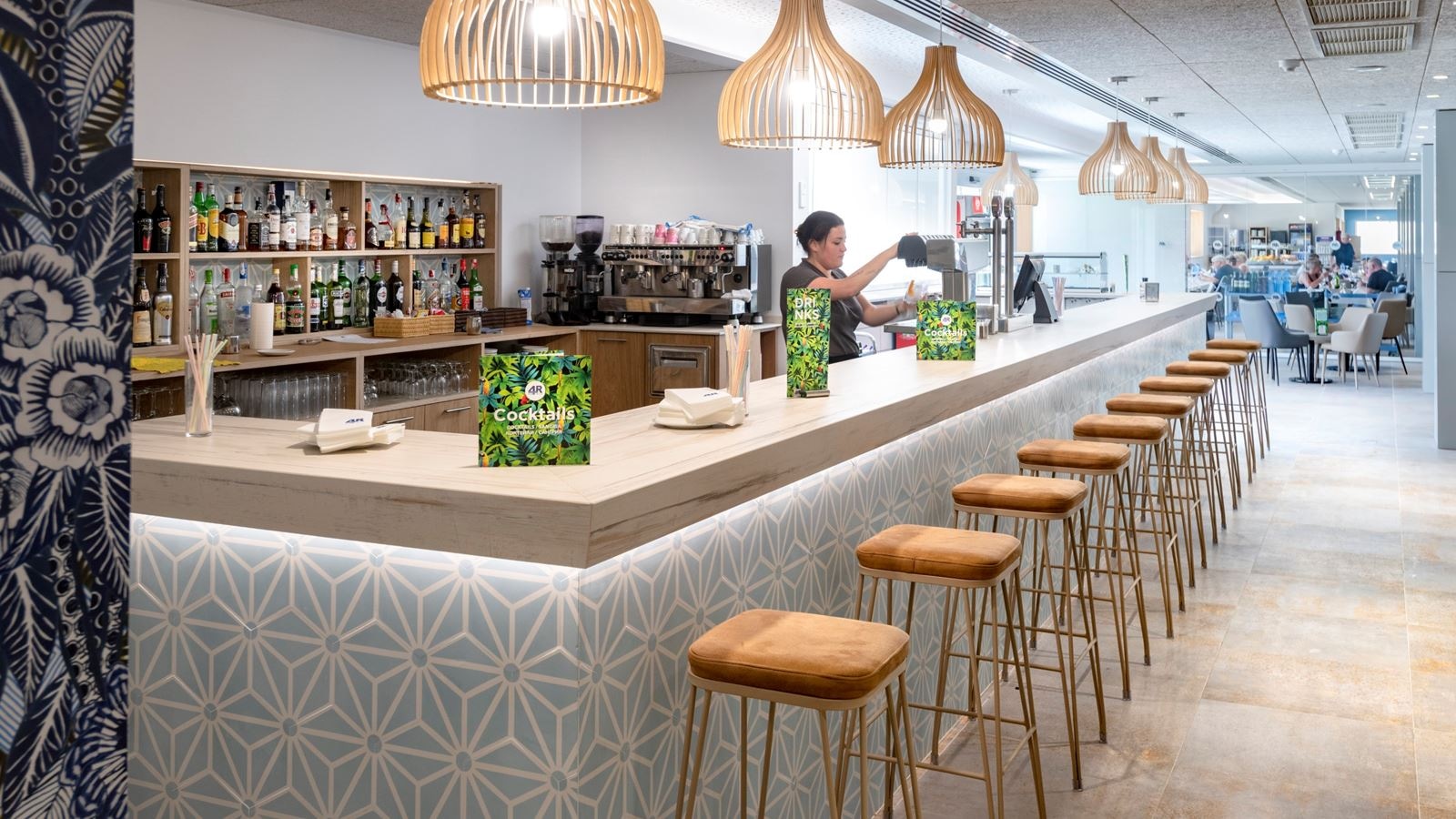 bars-main-bar